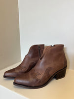 Botín Sarah Café Moro